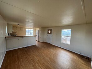 1407 N 8th St in Alpine, TX - Foto de edificio - Building Photo