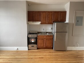 Saron 2 Apartments in Teaneck, NJ - Building Photo - Building Photo