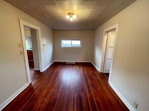 2406 N Russet St in Portland, OR - Building Photo - Building Photo