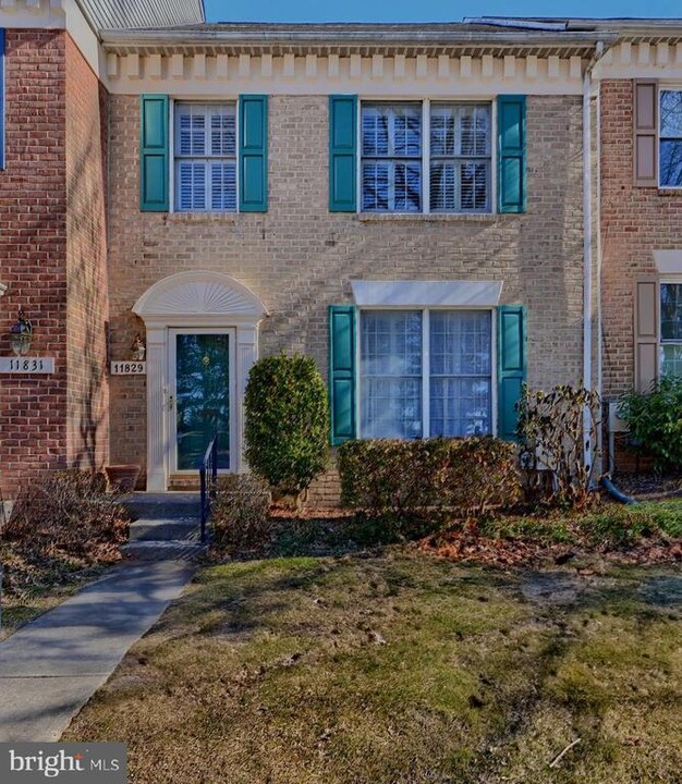 11829 Sherbourne Dr in Timonium, MD - Building Photo