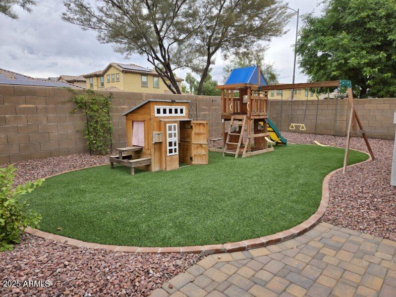 16376 W Roosevelt St in Goodyear, AZ - Building Photo