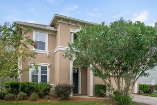 2300 Justin Lake Dr in Jacksonville, FL - Building Photo