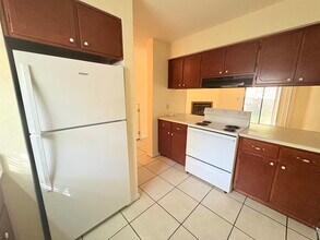 1858 Sylvan Ct in Tallahassee, FL - Building Photo - Building Photo