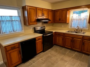 207 Sunnyhill Dr in Campbellsville, KY - Building Photo - Building Photo