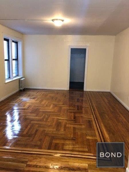 11 Hillside Avenue in New York, NY - Building Photo