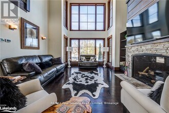 12 Windrose Valley Blvd in Clearview, ON - Building Photo - Building Photo