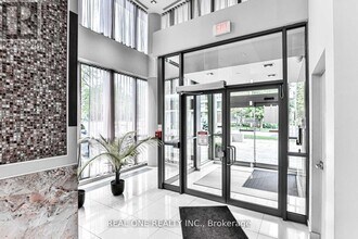26-526 Norton Ave in Toronto, ON - Building Photo - Building Photo