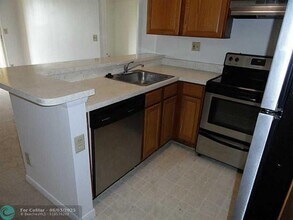 751 Lyons Rd in Coconut Creek, FL - Building Photo - Building Photo