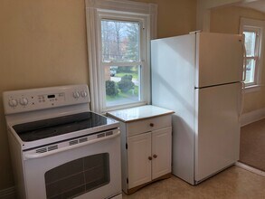 308 Rose St, Unit Unit B in Hendersonville, NC - Building Photo - Building Photo