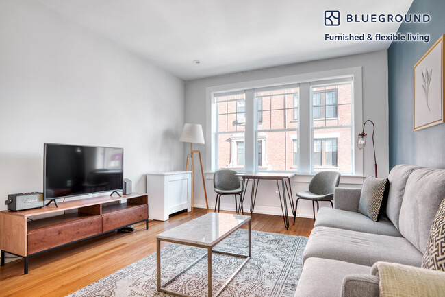17 Forest St, Unit FL2-ID64 in Cambridge, MA - Building Photo - Building Photo