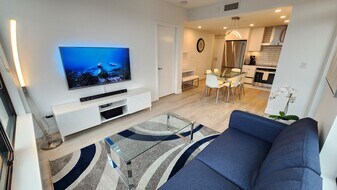 1471 St. Paul St in Kelowna, BC - Building Photo