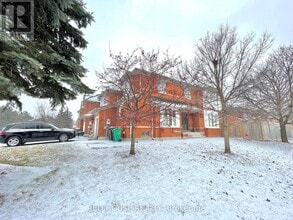 2 Palmolive St in Brampton, ON - Building Photo - Building Photo