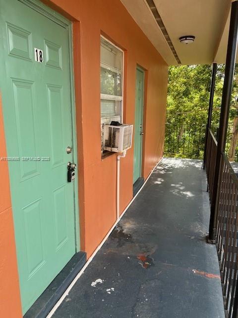 3669 Thomas Ave in Miami, FL - Foto de edificio - Building Photo