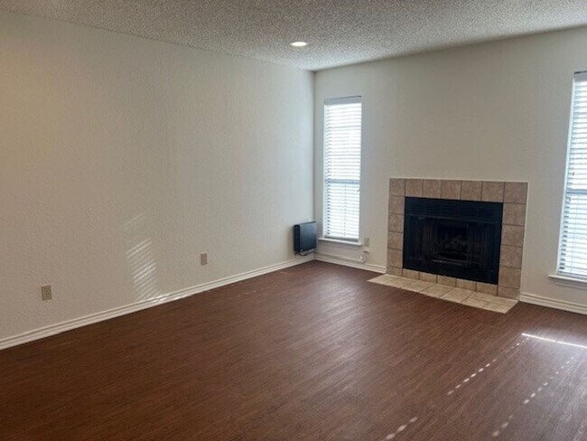 900 Kilkenny Ct in Denton, TX - Building Photo - Building Photo