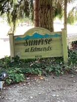 8512 242nd St SW in Edmonds, WA - Building Photo