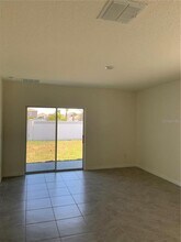 5518 Oxford Gray Rd in Zephyrhills, FL - Building Photo - Building Photo