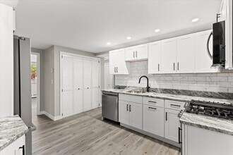 19 Coach Ln in Norwood, MA - Building Photo - Building Photo