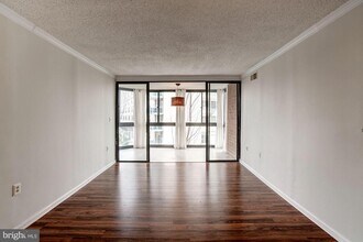 1001 N Randolph St in Arlington, VA - Building Photo - Building Photo