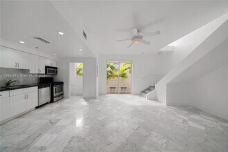 836 Pennsylvania Ave in Miami Beach, FL - Foto de edificio - Building Photo
