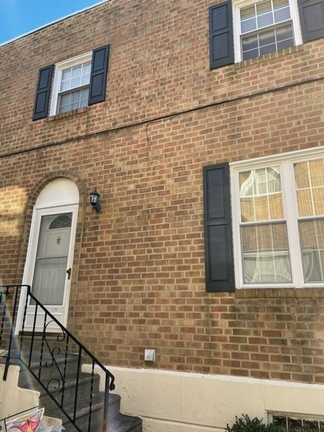 2813 Walnut Hill St in Philadelphia, PA - Building Photo - Building Photo