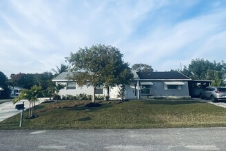 1125 Stillwater Dr in Jupiter, FL - Building Photo - Building Photo