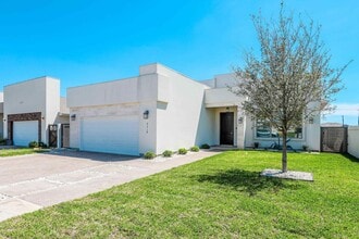 2319 Palos Lp in Laredo, TX - Building Photo - Building Photo