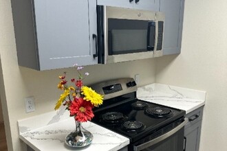 Windsor Garden Apartments in Fremont, CA - Building Photo - Building Photo