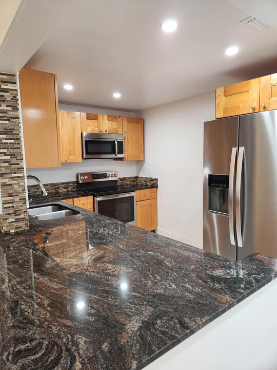 4384 NW 9th Ave, Unit # 19-1-1D in Deerfield Beach, FL - Building Photo