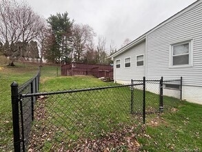 5 Verplanck Ave in Hopewell Junction, NY - Building Photo - Building Photo