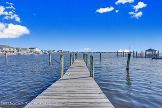 323 Cove Dr in Mantoloking, NJ - Building Photo - Building Photo