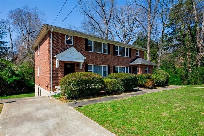 1538 Beech Valley Way NE in Atlanta, GA - Building Photo - Building Photo