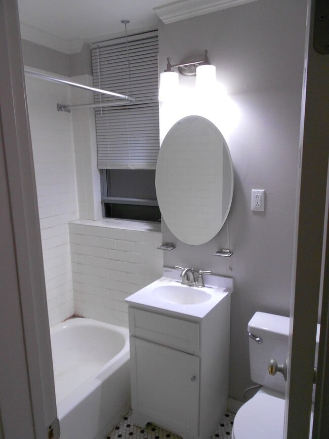 14 Edgerly Rd, Unit #1 in Boston, MA - Foto de edificio - Building Photo