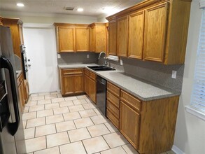 325 Alice Ln in Deer Park, TX - Building Photo - Building Photo