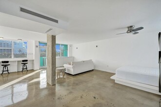 301 Ocean Dr in Miami Beach, FL - Building Photo - Building Photo