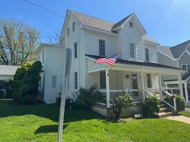 816 Potter Ave, Unit 2nd FLR Unit in Berwyn, PA - Building Photo