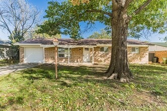 2001 SE 26th Ave in Mineral Wells, TX - Building Photo - Building Photo