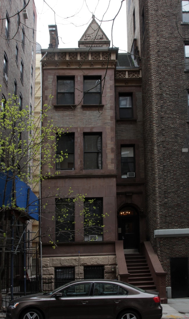 304 W 104th St in New York, NY - Building Photo - Building Photo