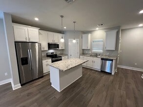 5030 S Prien Lake Rd in Lake Charles, LA - Building Photo - Building Photo