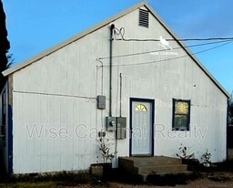 1017 N Main Ave in Denver City, TX - Building Photo
