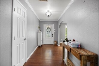 918 Hollow Tree St in La Porte, TX - Building Photo - Building Photo