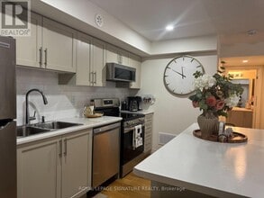 10A Lookout Dr in Bowmanville, ON - Building Photo - Building Photo