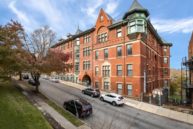 Brighton Court in Bethlehem, PA - Building Photo - Building Photo