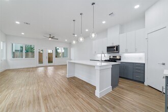 2109 Holman St in Houston, TX - Building Photo - Building Photo