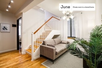 Private bedroom in 5 bed/2 bath Home in New York, NY - Building Photo - Building Photo