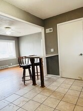 5639 Rosehill Rd in Shawnee, KS - Building Photo - Building Photo