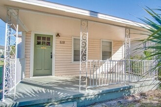 618 N B St in Pensacola, FL - Foto de edificio - Building Photo
