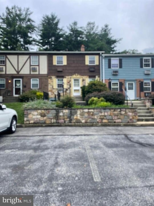 207 Walnut Hill Rd in West Chester, PA - Building Photo