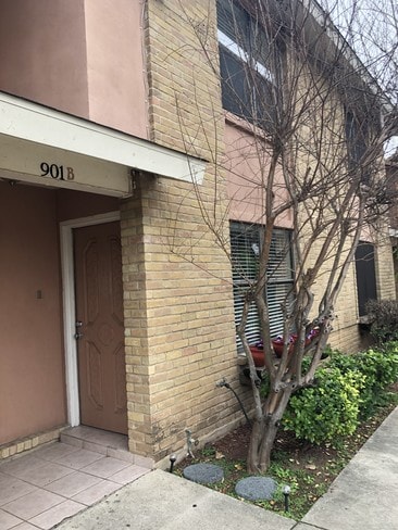 property at 901 Castle Heights Dr