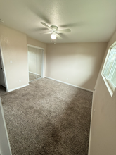 4255 N Gilroy Ave in Fresno, CA - Foto de edificio - Building Photo