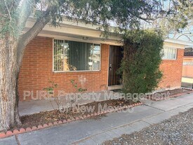 945 Louisiana Blvd SE in Albuquerque, NM - Building Photo